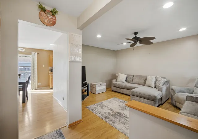 Photo 4 of Single family home for sale at 1231 Springdale Ln, Elk Grove Village, IL 60007 | MLS# 12759146 | Listing updated on 2026-09-19
