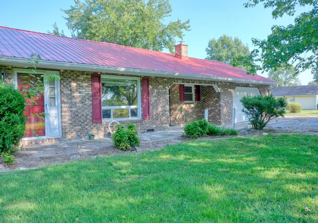 Photo 3 of Single family home for sale at 103 Smith Dr, Desoto, IL 62924 | MLS# 12759151 | Listing updated on 2026-09-22