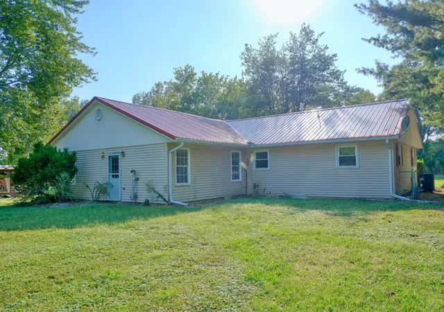 Photo 3 of Single family home for sale at 103 Smith Dr, Desoto, IL 62924 | MLS# 12759151 | Listing updated on 2026-09-22