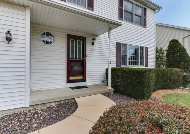Photo 2 of Single family home for sale at 1610 Cutter Ct, Normal, IL 61761 | MLS# 12759160 | Listing updated on 2026-10-05