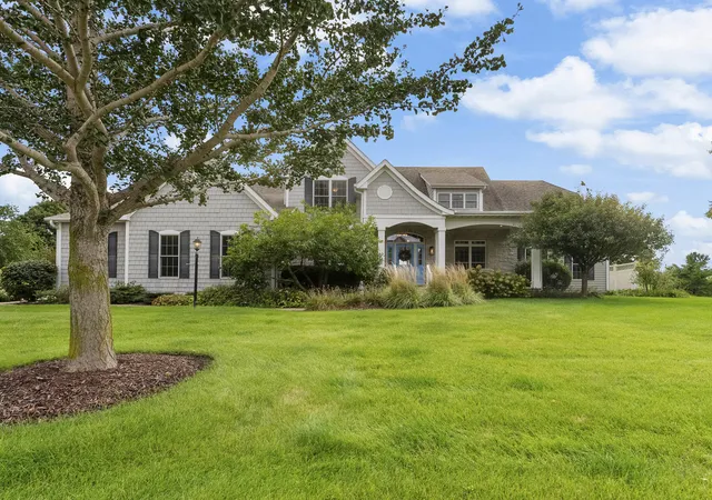 Photo 4 of Single family home for sale at 1555 Crimson King Ct, Geneseo, IL 61254 | MLS# 12759171 | Listing updated on 2026-09-21