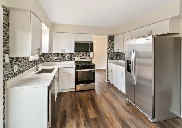 Photo 4 of Single family home for sale at 5916 W 127th Street, Alsip, IL 60803 | MLS# 12759182 | Listing updated on 2026-09-22