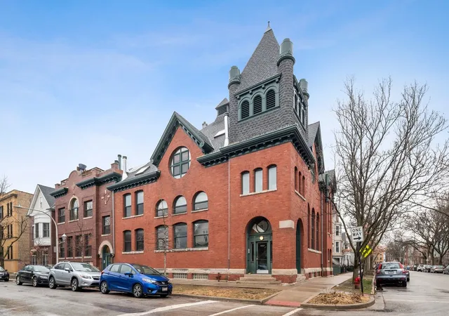 Condo for sale at 1117 W Barry Ave #6, Chicago, IL 60657 | MLS# 12759183