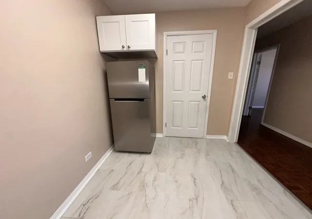 Listing Photo 5 - Condo for sale in building located at 8701 S Mozart Ave, Evergreen Park, IL 60805 - Unit #3