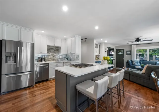Photo 4 of Single family home for sale at 72 W Irving Park Rd, Roselle, IL 60172 | MLS# 12759203 | Listing updated on 2026-09-14