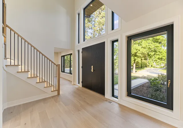 Photo 2 of Single family home for sale at 1400 Kingsport Ct, Northbrook, IL 60062 | MLS# 12759205 | Listing updated on 2026-10-06
