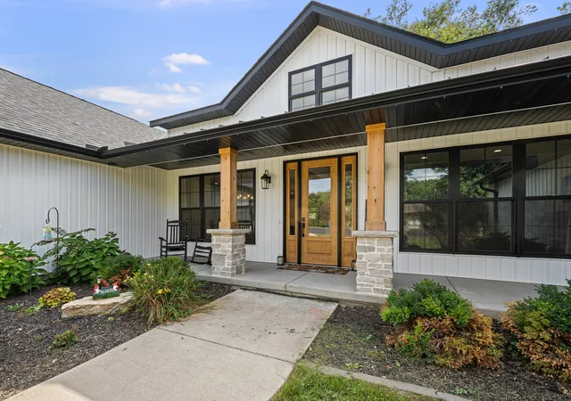 Photo 2 of Single family home for sale at 1805 Ridgefield Dr, Port Byron, IL 61275 | MLS# 12759222 | Listing updated on 2026-10-04
