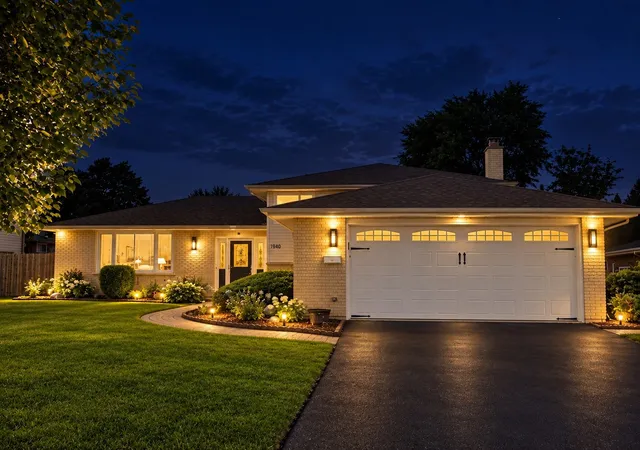 Photo 1 of Single family home for sale at 1210 N Keebie Ct, Addison, IL 60101 | MLS# 12759225 | Listing updated on 2026-09-24