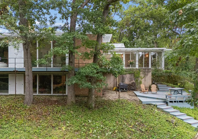 Photo 3 of Single family home for sale at 1822 Western Ave, Flossmoor, IL 60422 | MLS# 12759233 | Listing updated on 2026-10-29