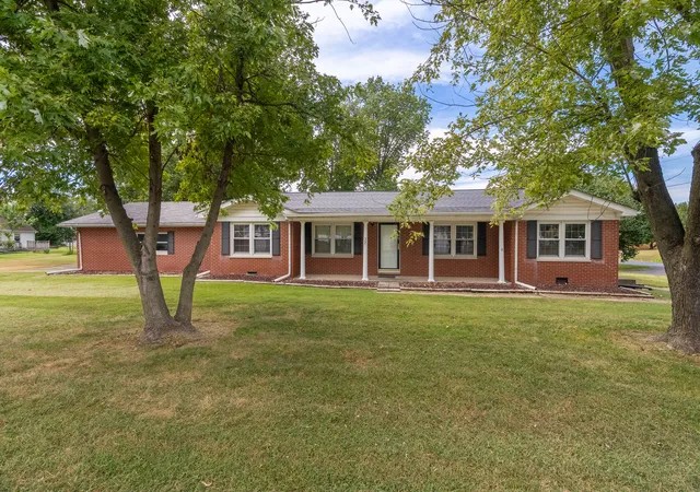 Photo 1 of Single family home for sale at 507 N Park St, Sesser, IL 62884 | MLS# 12759242 | Listing updated on 2026-09-21