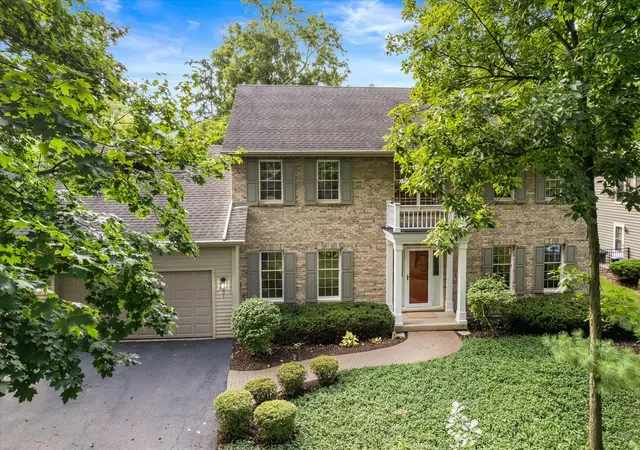 Photo 3 of Single family home for sale at 501 Pin Oak Ct, St. Charles, IL 60174 | MLS# 12759252 | Listing updated on 2026-09-18