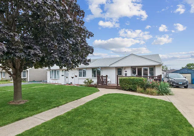 Listing Photo 5 - Condo for sale in building located at 8827 S Kolmar Ave, Hometown, IL 60456