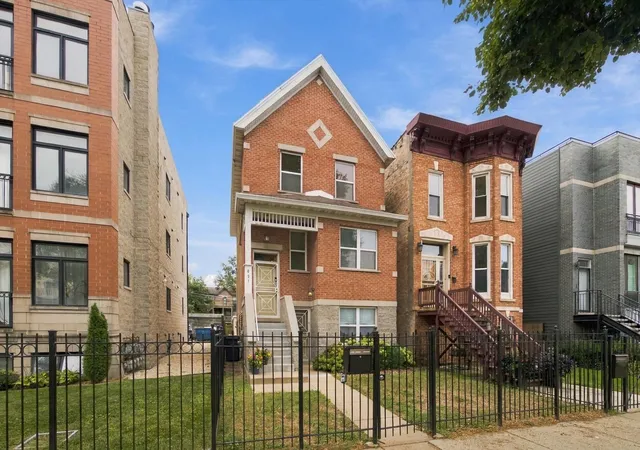 Photo 2 of Sale Pending at 631 E Bowen Ave, Chicago, IL 60653 | MLS# 12759258 | Listing updated on 2026-10-07