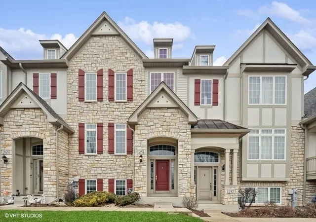 Photo 1 of Townhouse for sale at 261 Sype Dr, Carol Stream, IL 60188 | MLS# 12759263 | Listing updated on 2026-09-24