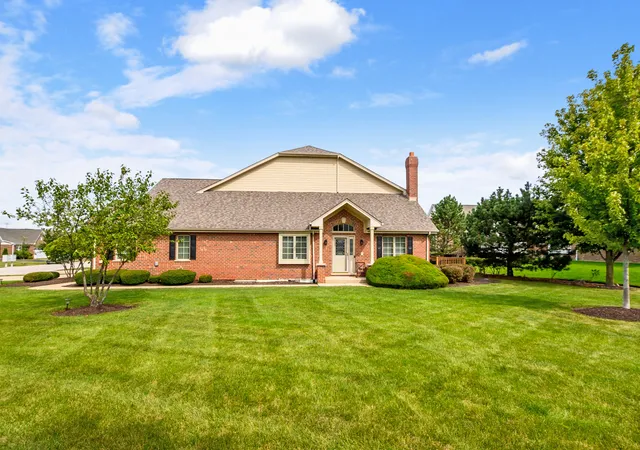 Photo 2 of Townhouse for sale at 1876 Royalglen Dr, New Lenox, IL 60451 | MLS# 12759264 | Listing updated on 2026-10-06