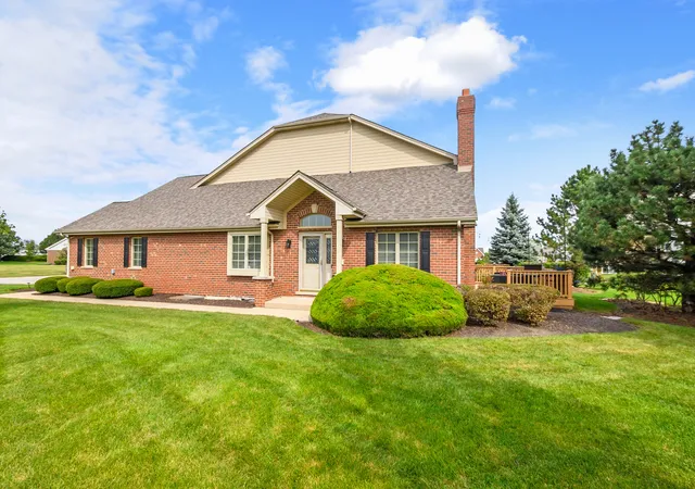 Photo 3 of Townhouse for sale at 1876 Royalglen Dr, New Lenox, IL 60451 | MLS# 12759264 | Listing updated on 2026-10-06