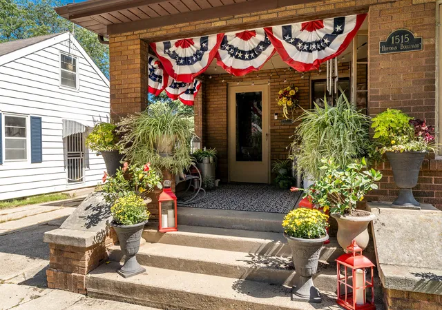 Photo 3 of Sale Pending at 1515 Huffman Blvd, Rockford, IL 61103 | MLS# 12759267 | Listing updated on 2026-09-23