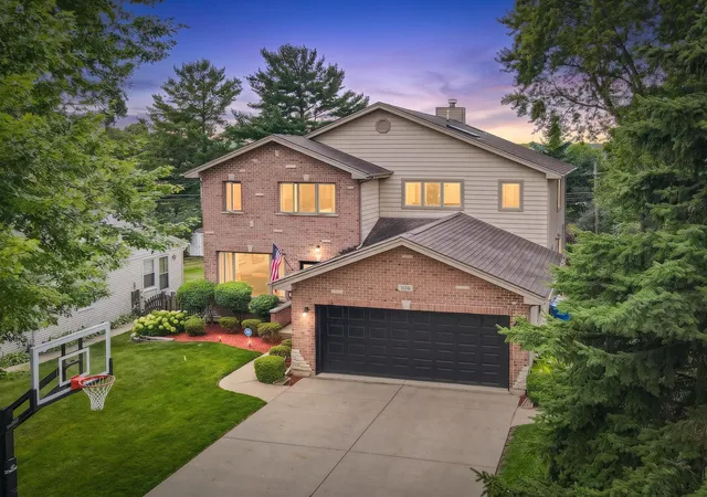 Photo 1 of Single family home for sale at 106 N Kenilworth Ave, Mount Prospect, IL 60056 | MLS# 12759282 | Listing updated on 2026-09-18