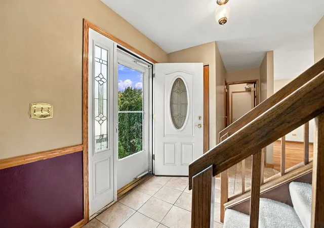 Photo 3 of Single family home for sale at 3s171 Lakeview Ct, Warrenville, IL 60555 | MLS# 12759287 | Listing updated on 2026-09-24