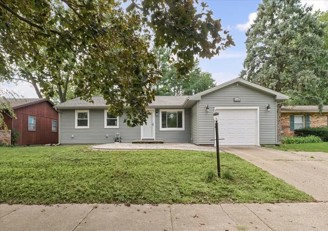 Photo 2 of Single family home for sale at 2105 Blackthorn Dr, Champaign, IL 61821 | MLS# 12759293 | Listing updated on 2026-10-02