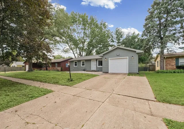 Photo 3 of Single family home for sale at 2105 Blackthorn Dr, Champaign, IL 61821 | MLS# 12759293 | Listing updated on 2026-10-02