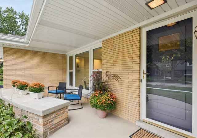 Photo 2 of Single family home for sale at 677 Wingate Rd, Glen Ellyn, IL 60137 | MLS# 12759297 | Listing updated on 2026-09-25