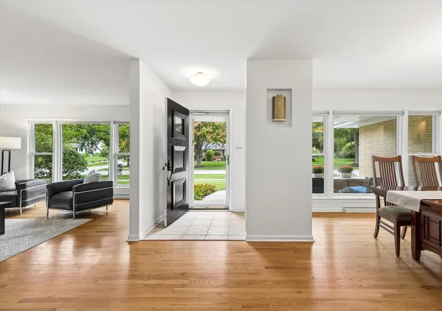 Photo 3 of Single family home for sale at 677 Wingate Rd, Glen Ellyn, IL 60137 | MLS# 12759297 | Listing updated on 2026-09-25