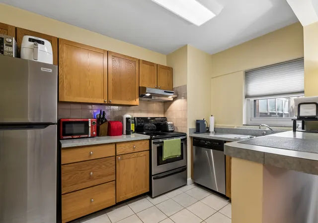 Photo 4 of Condo for sale at 4970 N Marine Dr #321, Chicago, IL 60640 | MLS# 12759299 | Listing updated on 2026-09-16