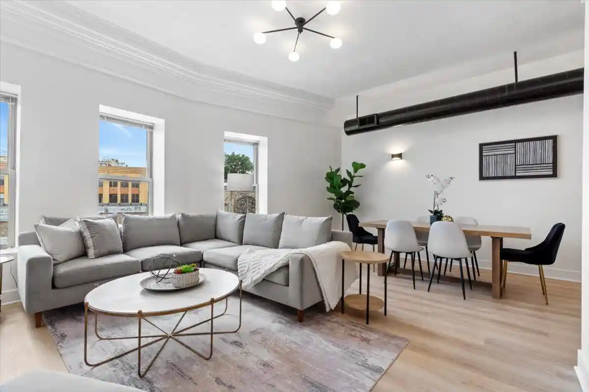 Listing Photo 2 - Condo for sale in 3323 N Paulina St located at 3323 N Paulina St, Chicago, IL 60657 - Unit #3E