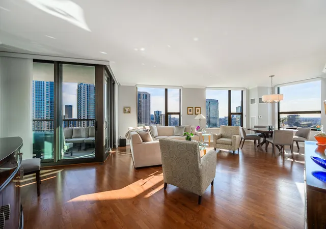Photo 2 of Condo for sale at 501 N Clinton St #2105, Chicago, IL 60654 | MLS# 12759310 | Listing updated on 2026-09-23