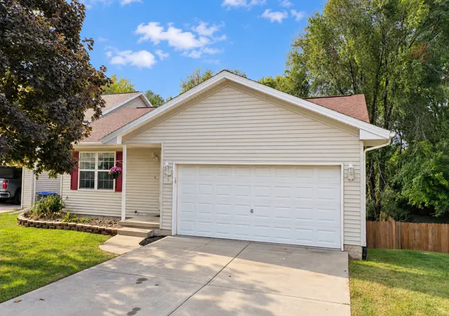Photo 1 of Single family home for sale at 3 Nicole Ct, Bloomington, IL 61701 | MLS# 12759312 | Listing updated on 2026-10-02