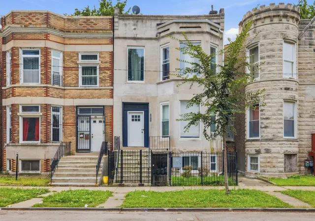 Multi family home for sale at 3823 W Lexington St, Chicago, IL 60624 | MLS# 12759313