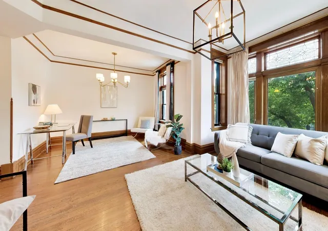 Photo 2 of Condo for sale at 4004 N Clarendon Ave #2, Chicago, IL 60613 | MLS# 12759338 | Listing updated on 2026-09-22