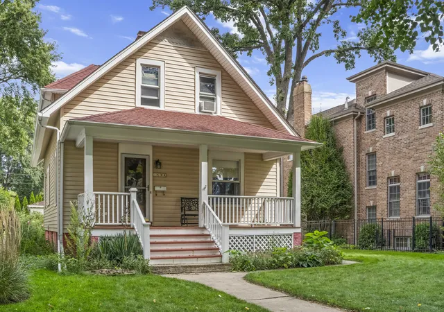 Photo 2 of Single family home for sale at 1624 Spencer Ave, Wilmette, IL 60091 | MLS# 12759342 | Listing updated on 2026-09-24