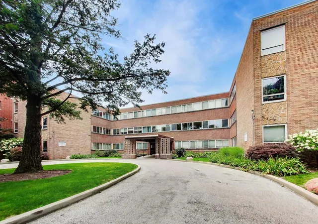Photo 1 of Condo for sale at 200 Ridge Ave #TG, Evanston, IL 60202 | MLS# 12759345 | Listing updated on 2026-09-28