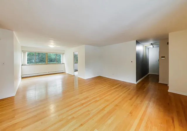 Listing Photo 4 - Condo for sale in building located at 200 Ridge Ave, Evanston, IL 60202 - Unit #TG