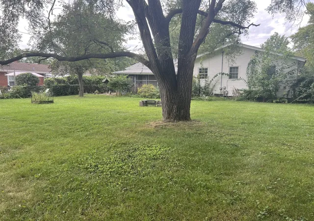 Photo 3 of Single family home for sale at 214 April Ln, North Aurora, IL 60542 | MLS# 12759347 | Listing updated on 2026-09-21