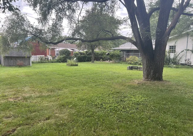 Photo 3 of Single family home for sale at 214 April Ln, North Aurora, IL 60542 | MLS# 12759347 | Listing updated on 2026-09-21