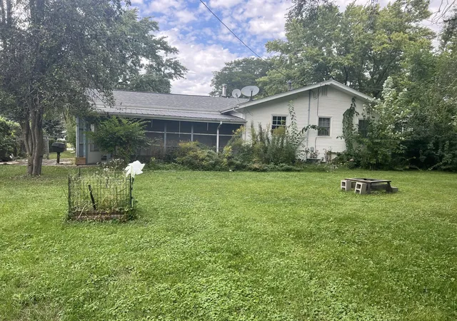 Photo 4 of Single family home for sale at 214 April Ln, North Aurora, IL 60542 | MLS# 12759347 | Listing updated on 2026-09-21