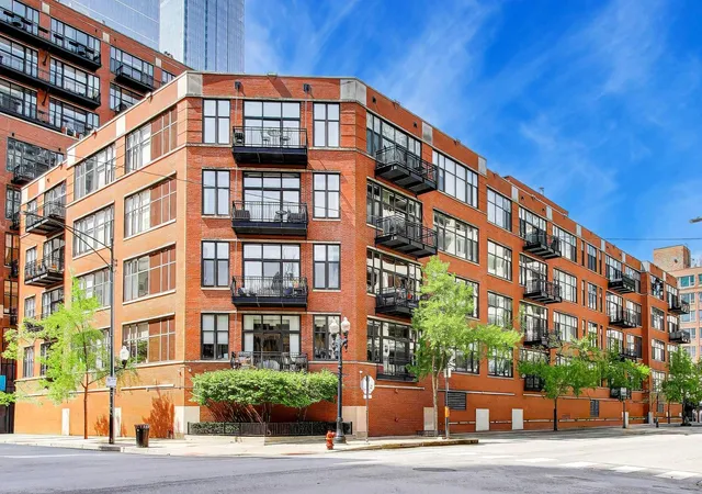 Photo 1 of Condo for sale at 333 W Hubbard St #209, Chicago, IL 60654 | MLS# 12759366 | Listing updated on 2026-09-24
