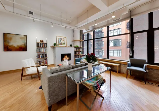 Photo 2 of Condo for sale at 333 W Hubbard St #209, Chicago, IL 60654 | MLS# 12759366 | Listing updated on 2026-09-24
