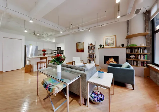 Photo 3 of Condo for sale at 333 W Hubbard St #209, Chicago, IL 60654 | MLS# 12759366 | Listing updated on 2026-09-24