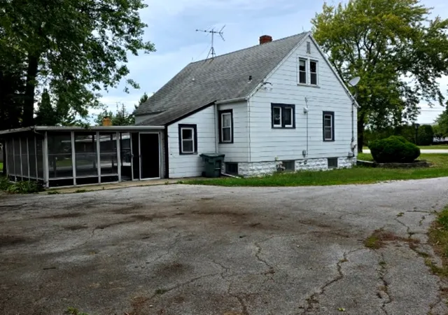 Photo 2 of Single family home for sale at 6731 183rd Street, Tinley Park, IL 60477 | MLS# 12759369 | Listing updated on 2026-09-14