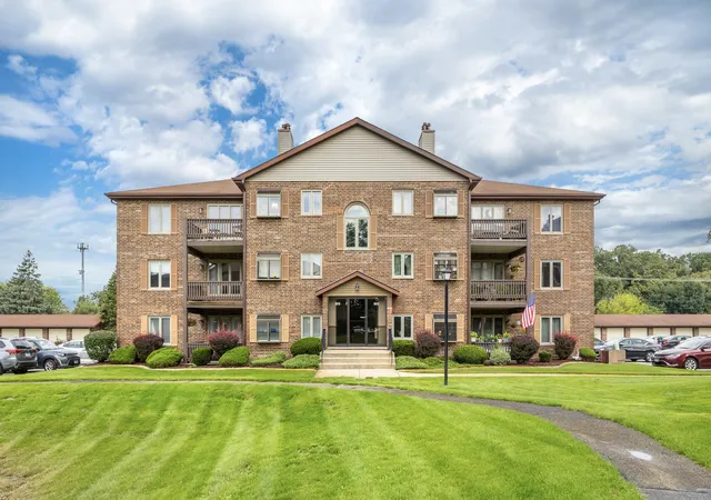 Photo 1 of Condo for sale at 6413 Oak Forest Ave #1S, Tinley Park, IL 60477 | MLS# 12759372 | Listing updated on 2026-09-19