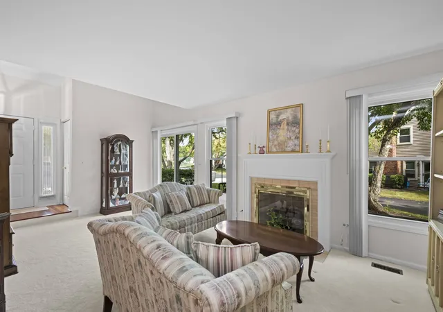 Photo 2 of Townhouse for sale at 2017 N Charter Point Dr, Arlington Heights, IL 60004 | MLS# 12759383 | Listing updated on 2026-10-01
