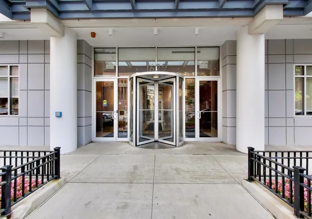 Photo 3 of Condo for sale at 1629 S Prairie Ave #805, Chicago, IL 60616 | MLS# 12759387 | Listing updated on 2026-09-18