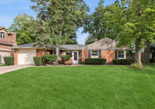 Photo 1 of Single family home for sale at 2392 Manor Ln, Park Ridge, IL 60068 | MLS# 12759391 | Listing updated on 2026-09-24