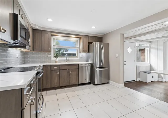 Photo 3 of Single family home for sale at 2392 Manor Ln, Park Ridge, IL 60068 | MLS# 12759391 | Listing updated on 2026-09-24