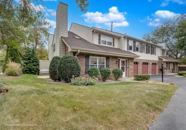 Photo 2 of Townhouse for sale at 15712 Danford Ln, Orland Park, IL 60462 | MLS# 12759412 | Listing updated on 2026-09-22