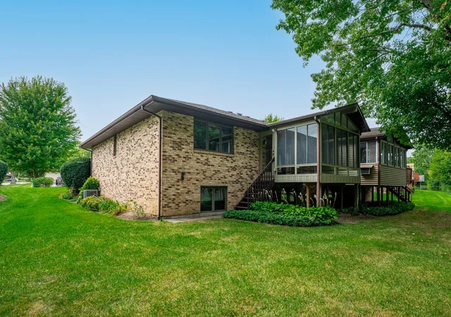 Listing Photo 4 - Condo for sale in building located at 6944 Redansa, Rockford, IL 61108 - Unit #0